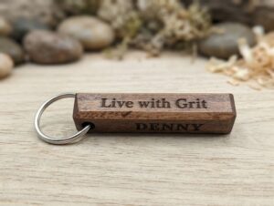 Bar-Keychain-wood-4-sides_01